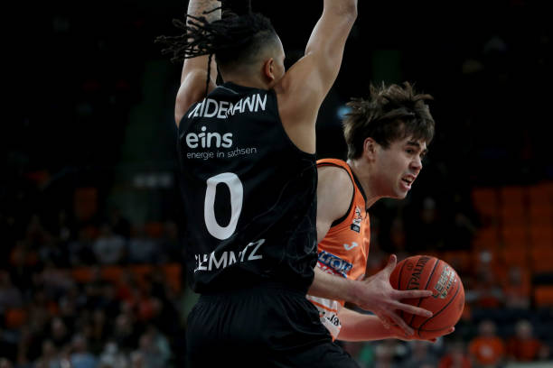 短短两个赛 短短两个赛