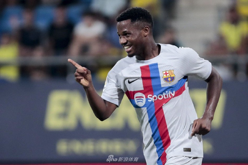 发了广泛讨 发了广泛讨