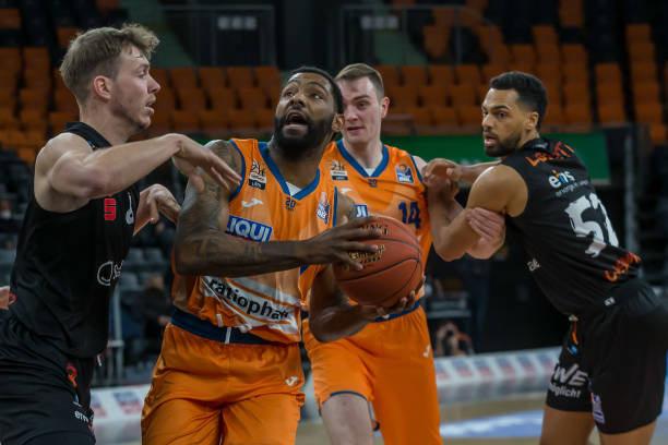 战术变化来 战术变化来