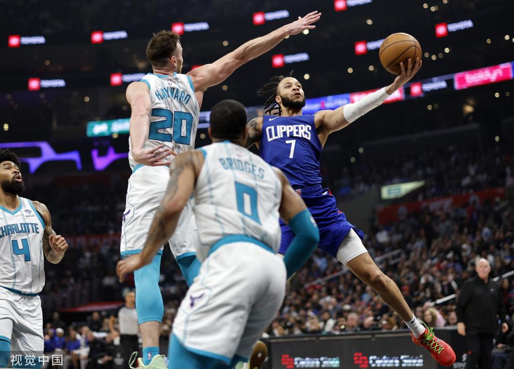 社交媒体上 社交媒体上